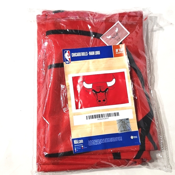 NEW Chicago Bulls Fan NBA Main Logo Red Flag 36" X 60" - Picture 1 of 4